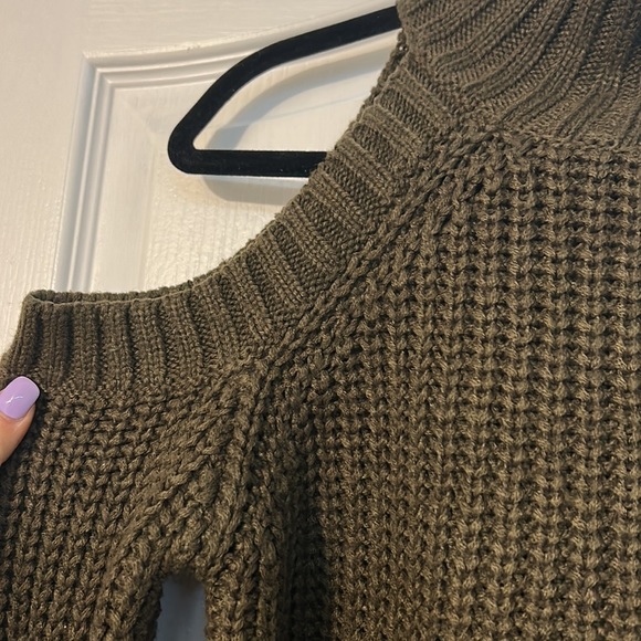 Mock Turtle Neck Knit Sweater with Shoulder Sleeves - Picture 2 of 5